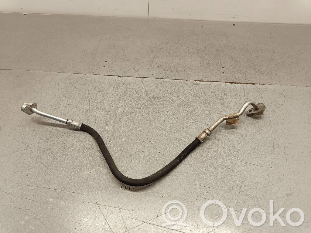 Volvo S90, V90 Ilmastointilaitteen putki (A/C) 