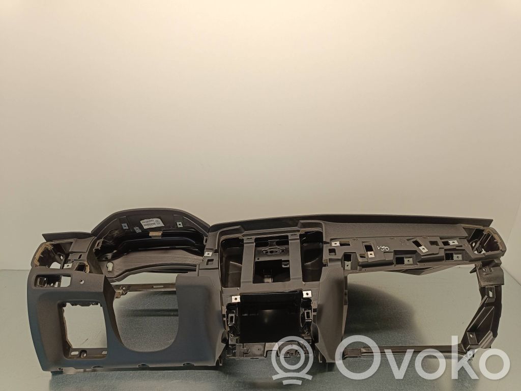 Volvo S90, V90 Panelis 