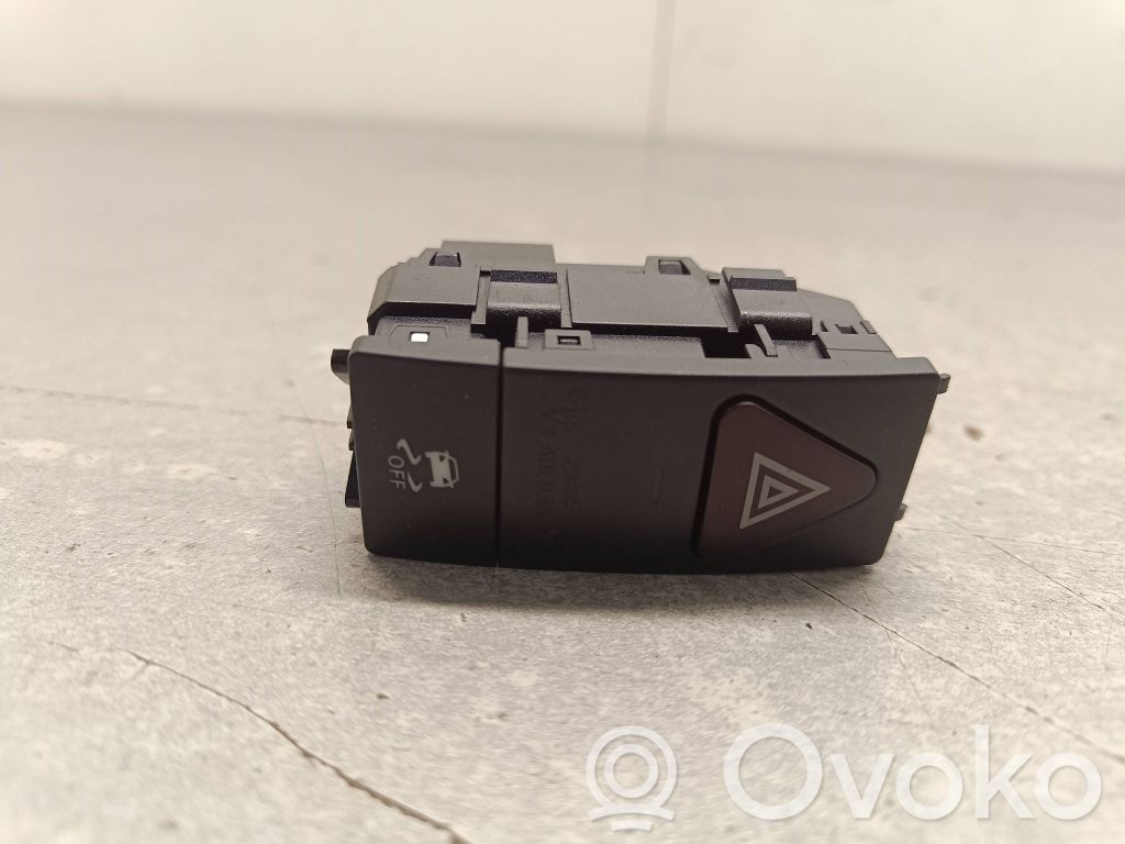 Mercedes-Benz E W212 Hazard light switch 