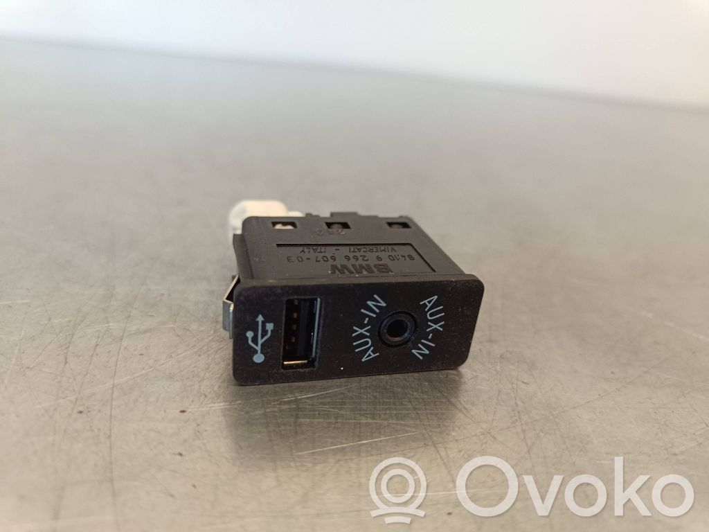 BMW X3 F25 USB socket connector 