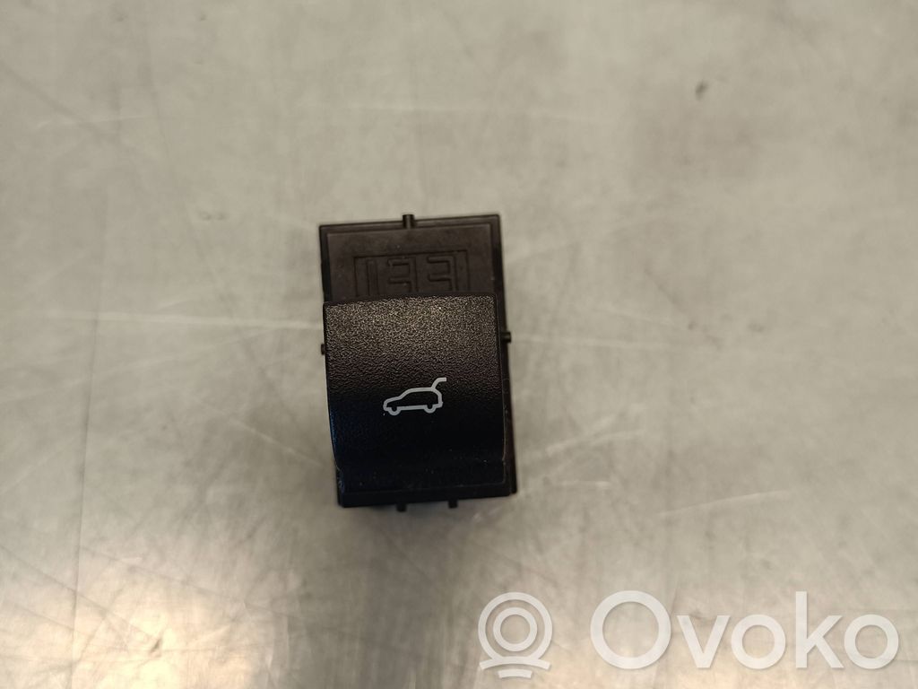 BMW X3 F25 Tailgate opening switch 
