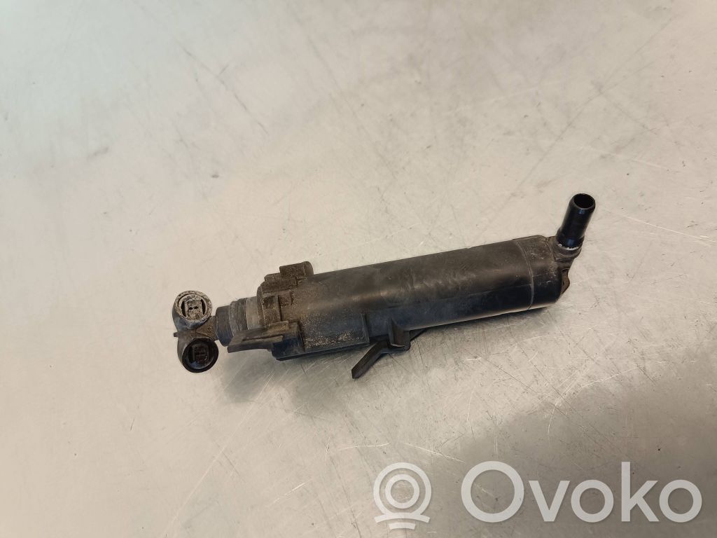 Audi A4 S4 B8 8K Dysza spryskiwacza lampy przedniej 