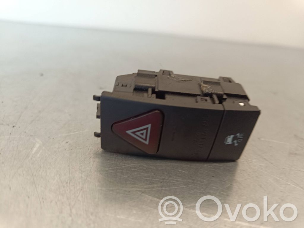 Mercedes-Benz E W212 Hazard light switch 