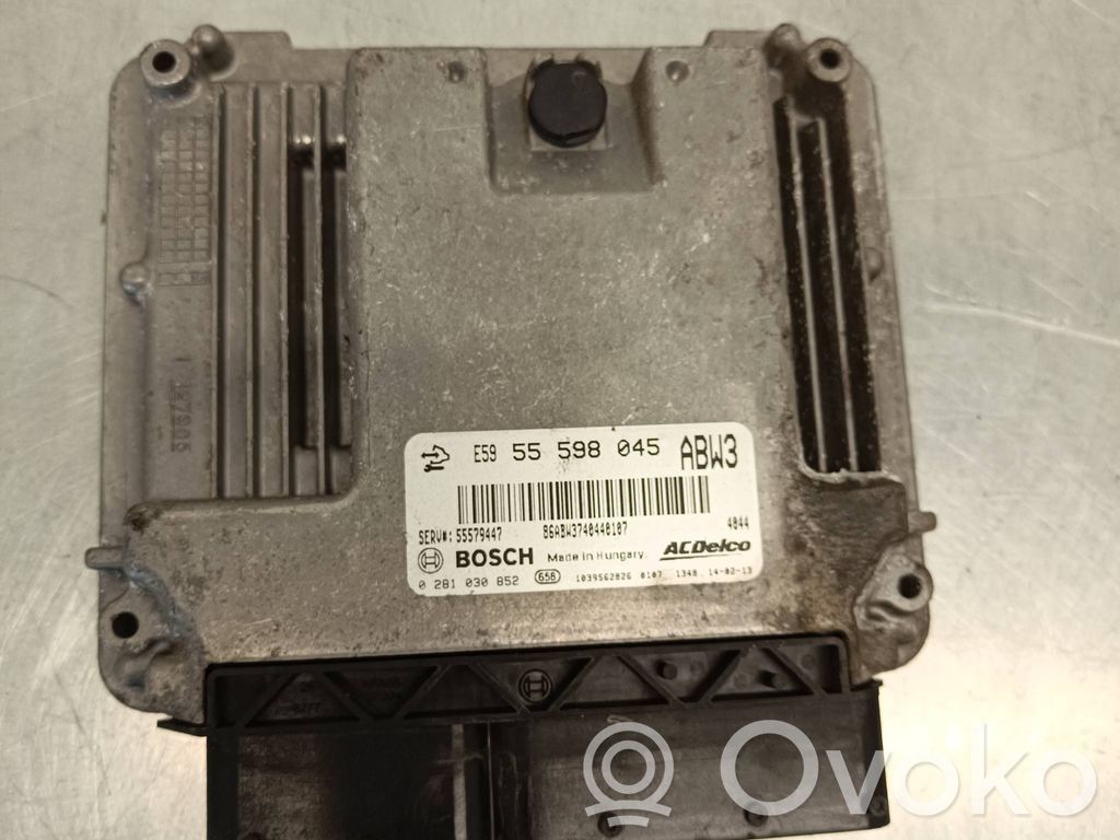 Opel Zafira C Engine control unit/module 