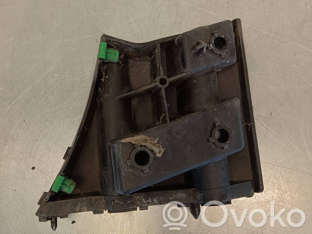 Volvo V40 Front bumper mounting bracket 