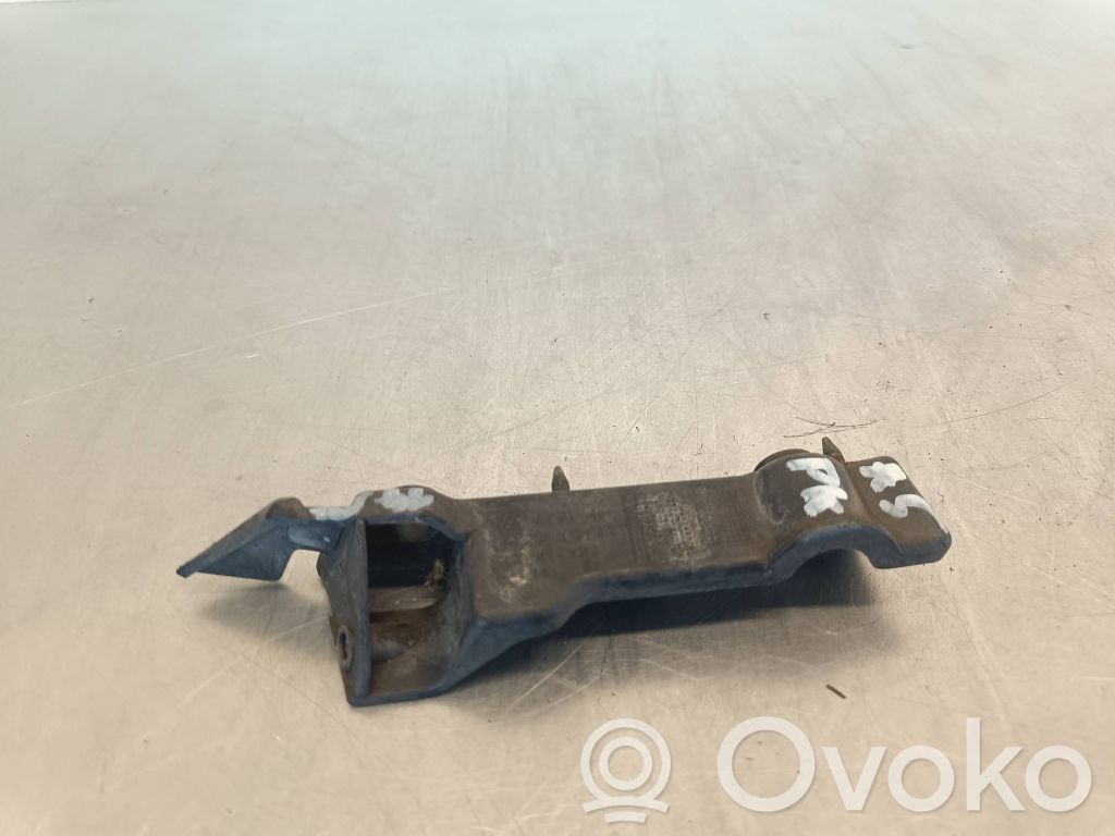 Audi A4 S4 B8 8K Uchwyt / Mocowanie zderzaka przedniego 