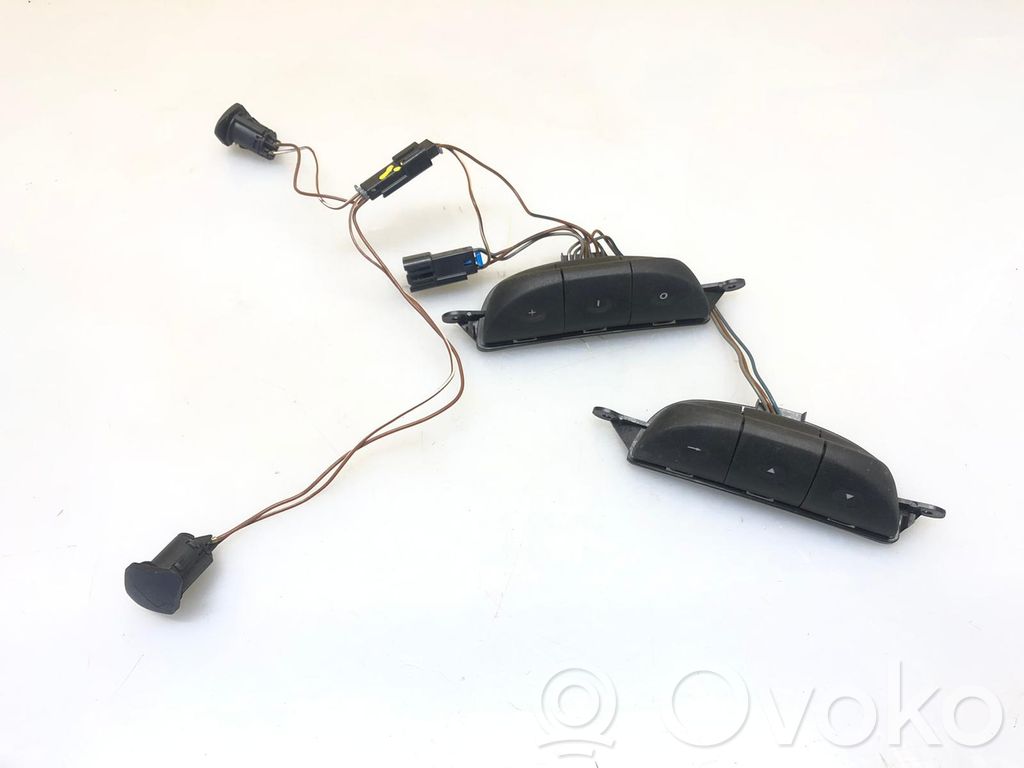 Opel Zafira A Interruptores/botones de la columna de dirección 