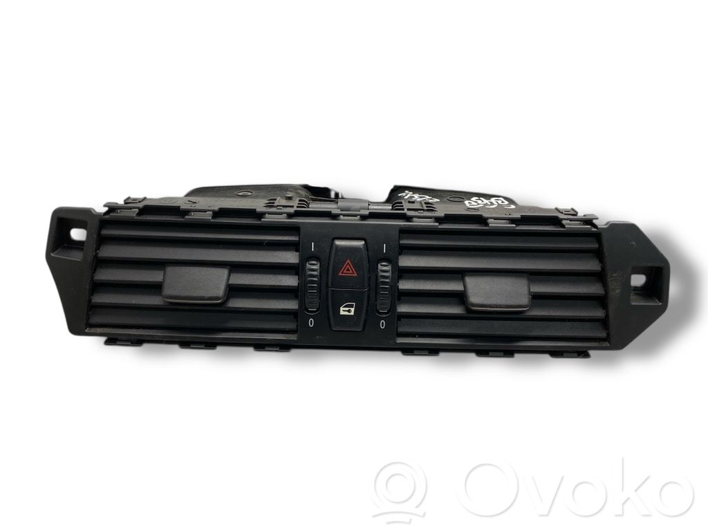 BMW 5 E60 E61 Centrinės oro grotelės 