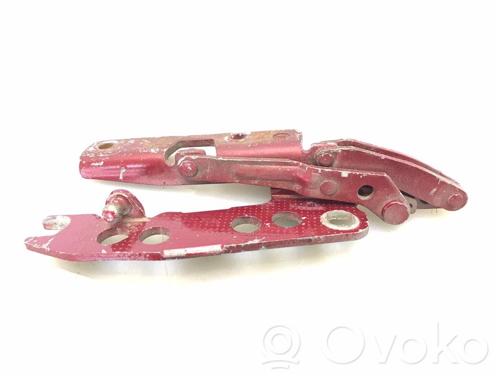 Engine bonnet/hood hinges