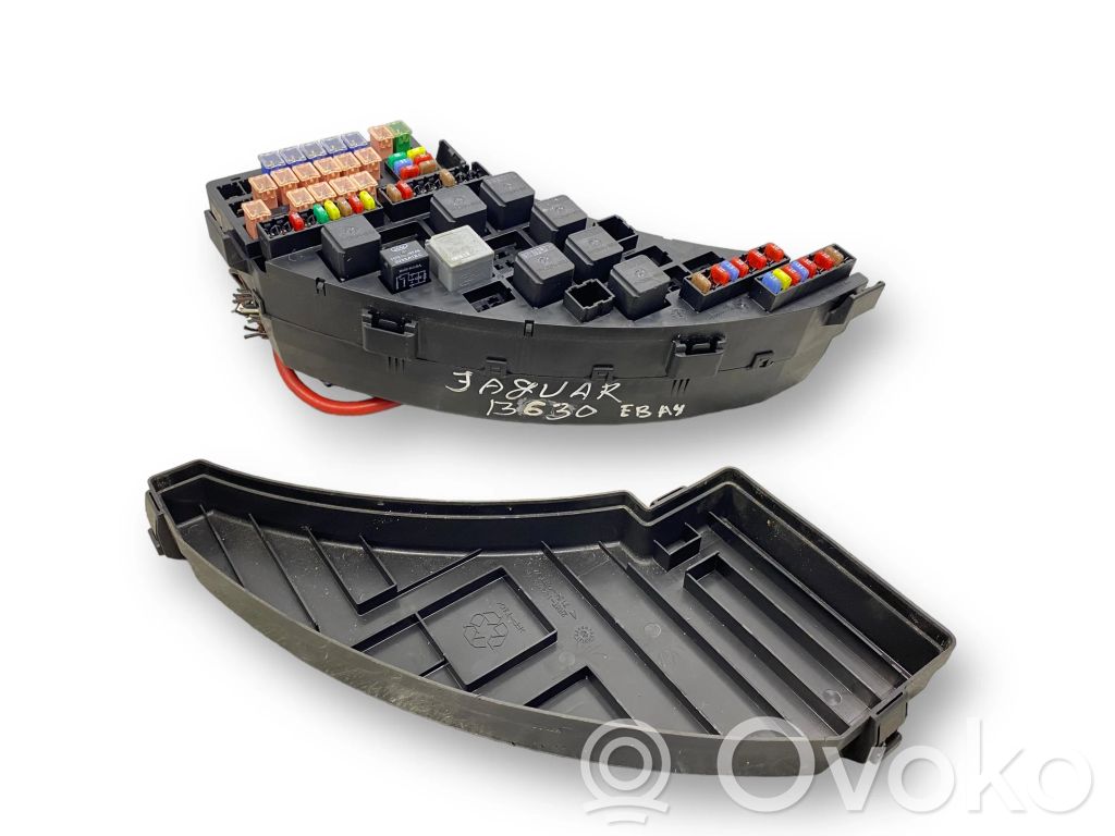 Jaguar S-Type Fuse module 