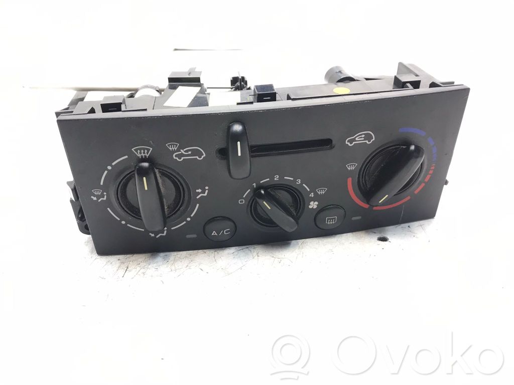 Peugeot 207 Climate control unit 