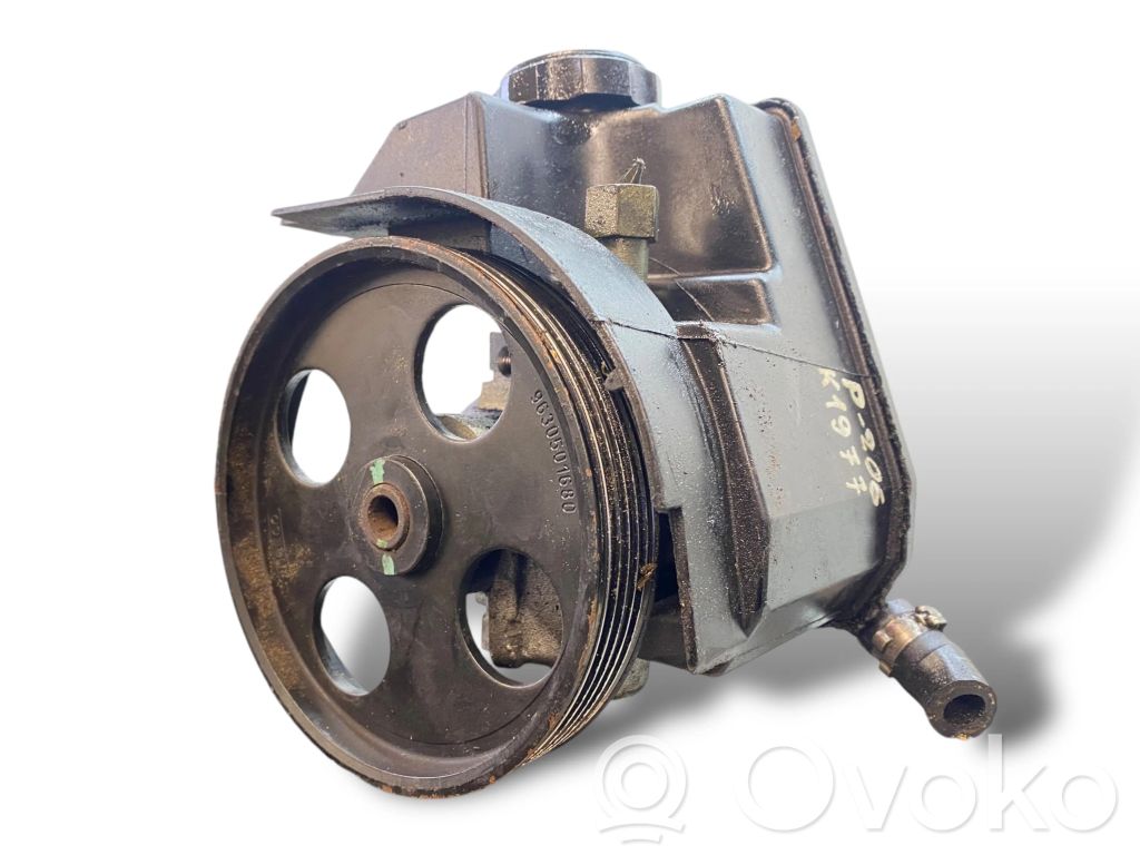 Peugeot 206 Power steering pump 