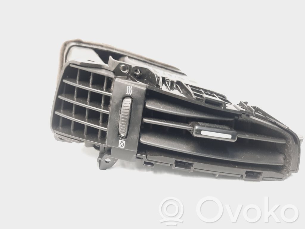 KIA Ceed Dash center air vent grill 