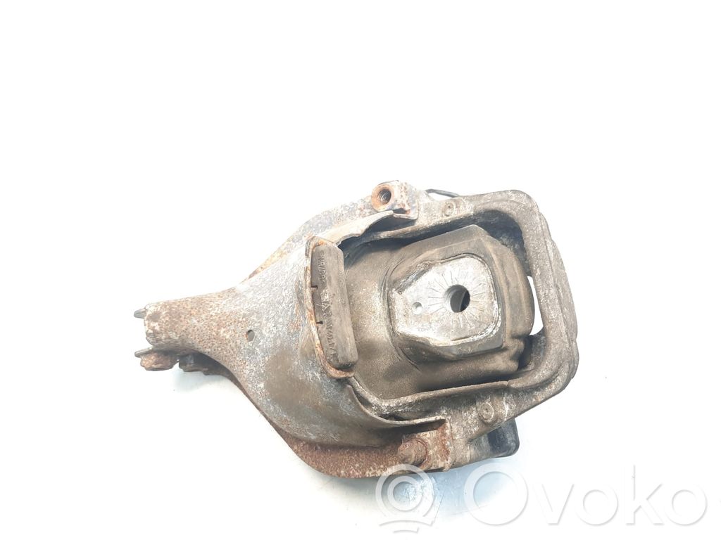 Audi A4 S4 B8 8K Engine mount bracket 