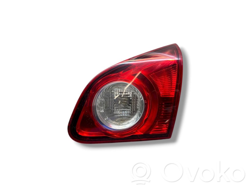 Nissan Qashqai Lampy tylnej klapy bagażnika 