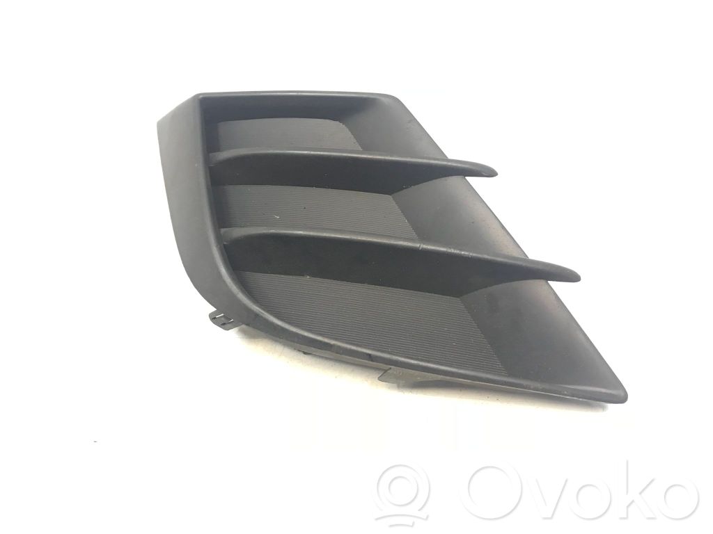 Mazda 3 II Front bumper lower grill 