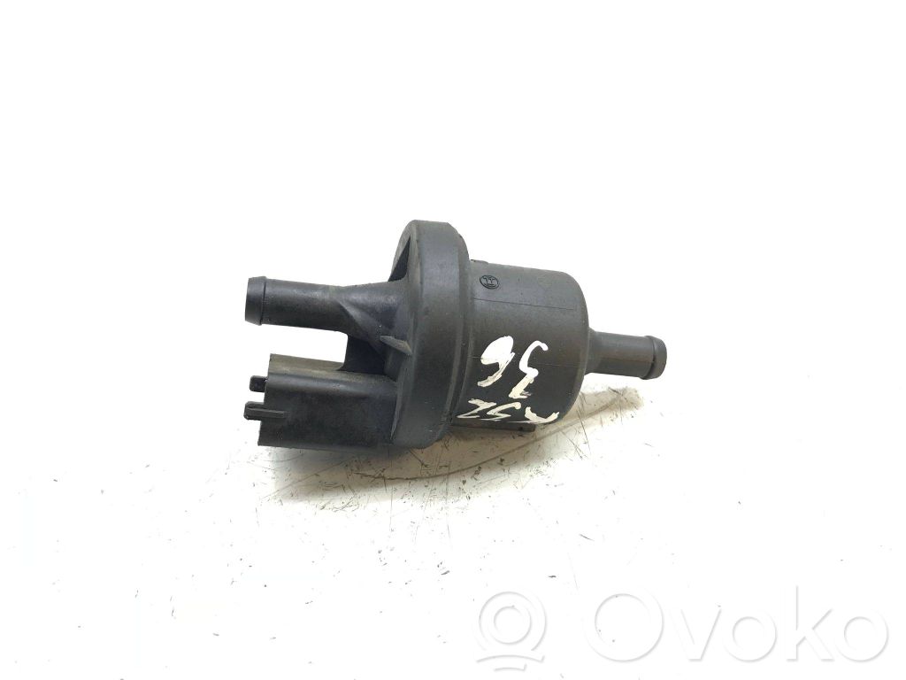 Ford C-MAX I Valve vacuum 