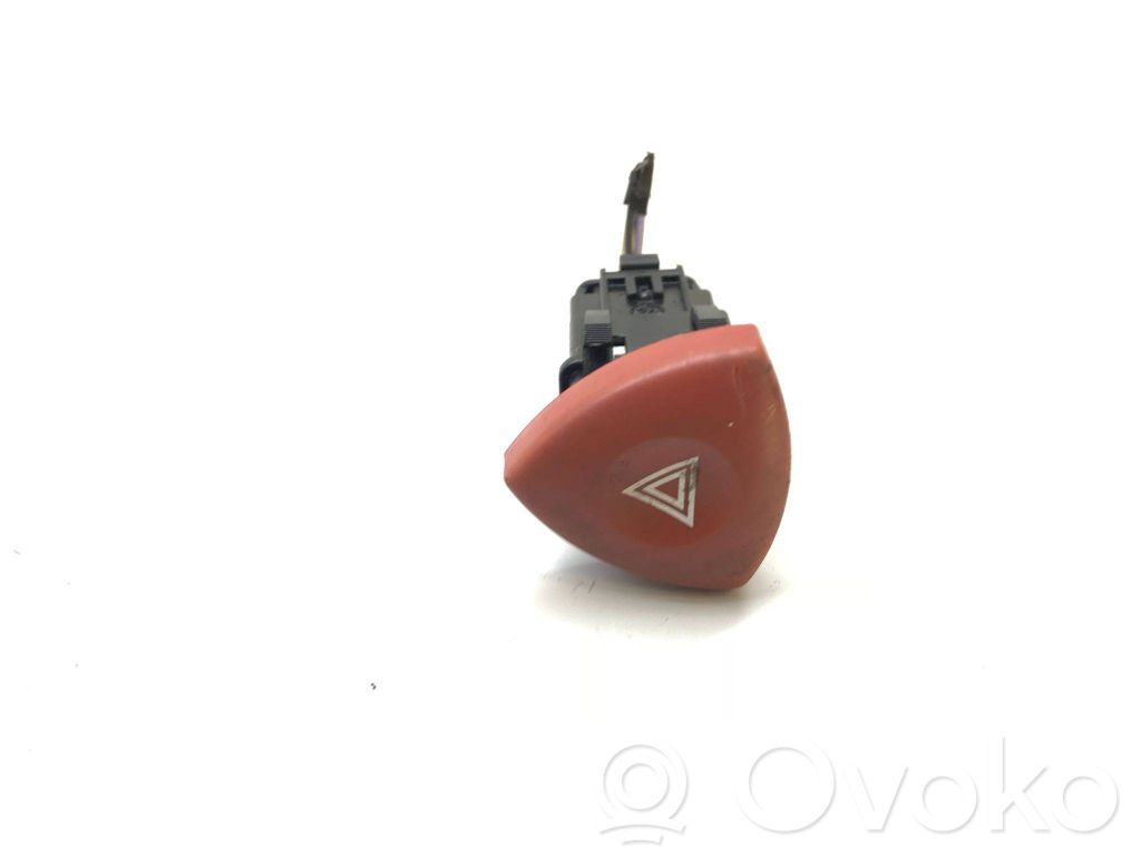 Botón interruptor de luz de peligro   K3142