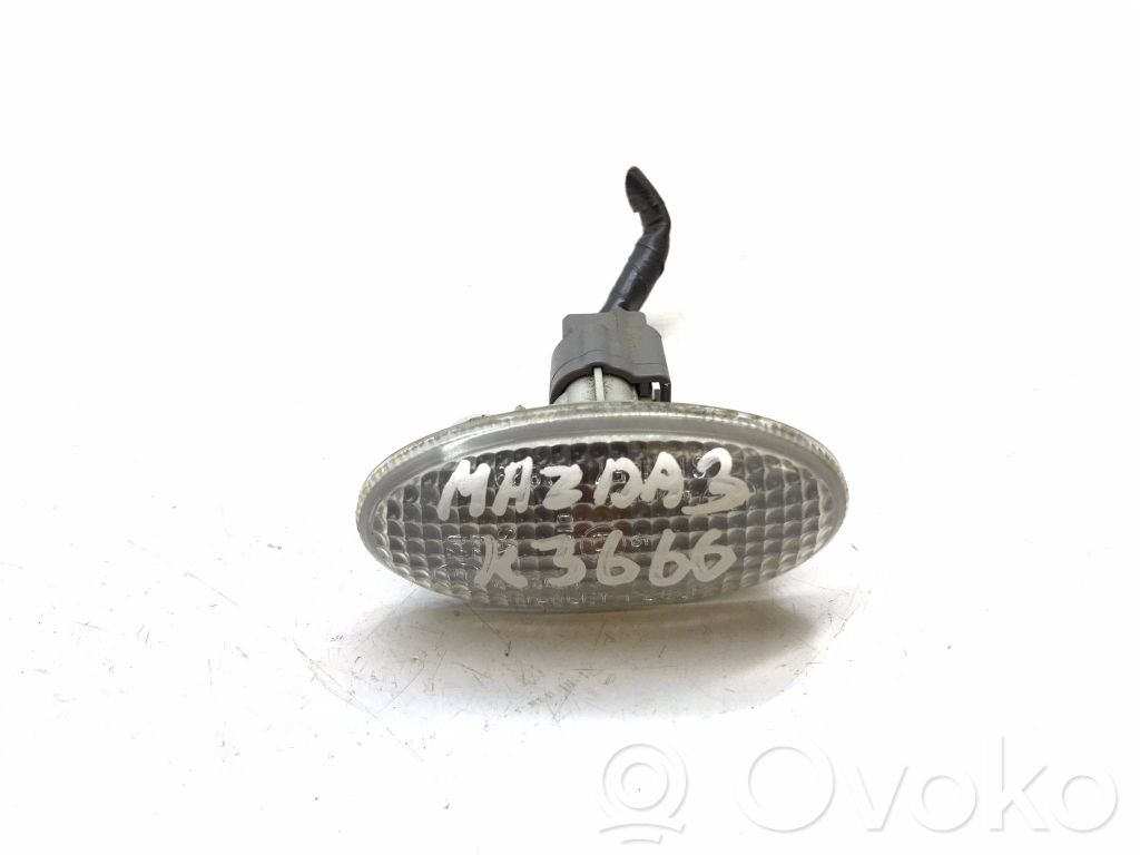 Front fender indicator light   P2829,A048099,K3666