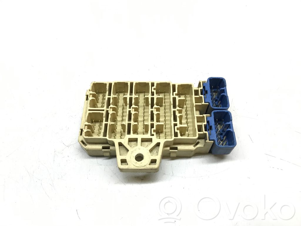 Toyota Land Cruiser (HDJ90) Fuse module 