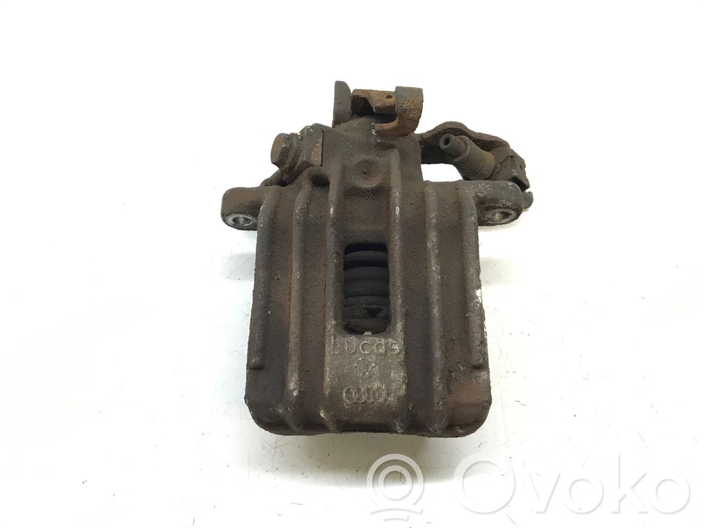 Volkswagen New Beetle Tylny zacisk hamulcowy 