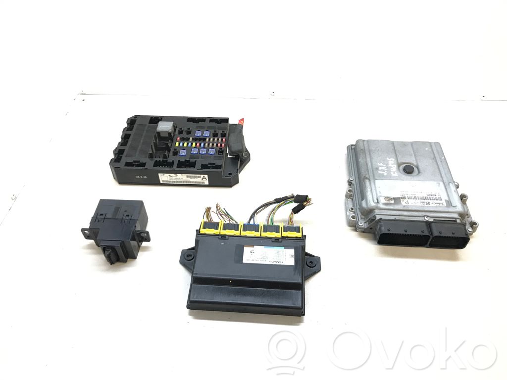 Jaguar XF X250 Engine ECU kit and lock set 