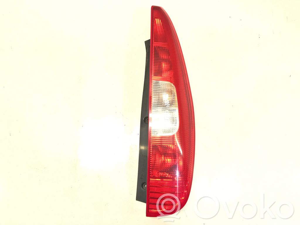 Mitsubishi Colt Lampă spate în caroserie 