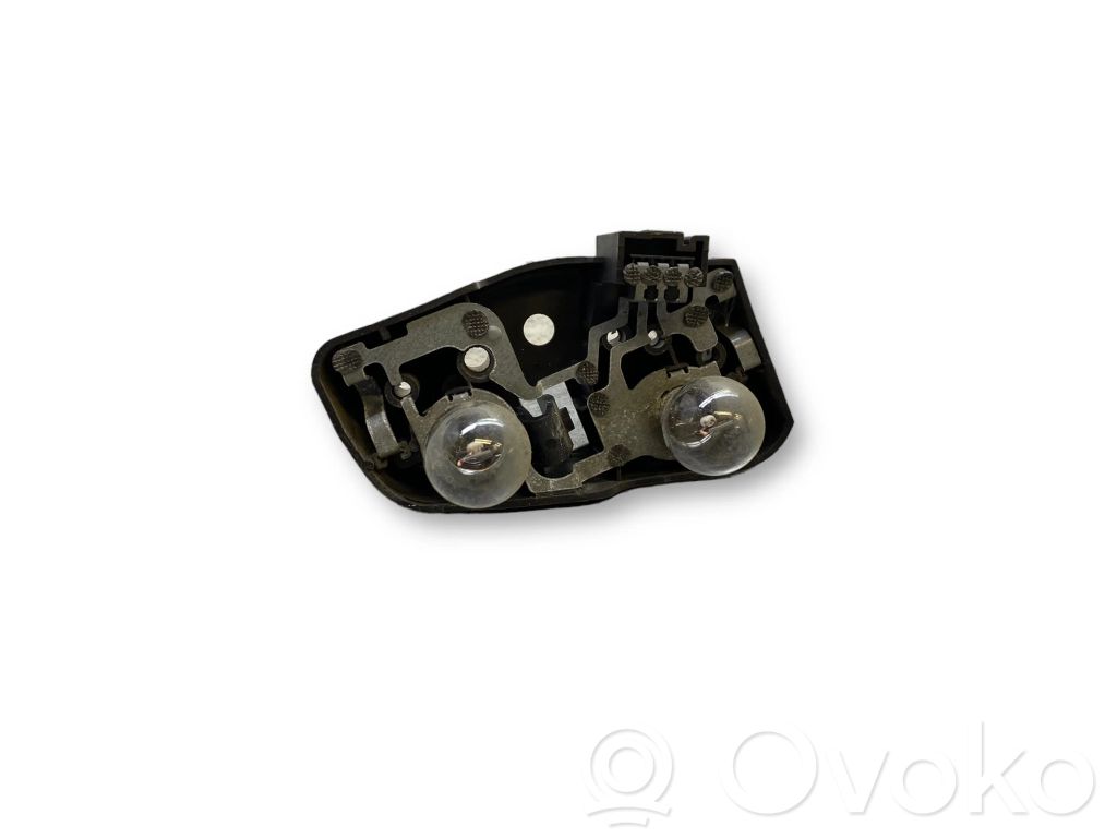 BMW 3 E46 Aizmugures spuldzes vāka turētājs 