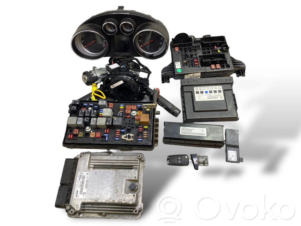 Opel Insignia A Engine ECU kit and lock set 