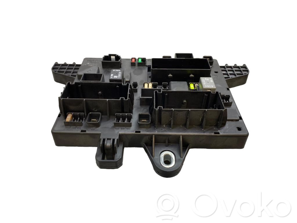 Opel Astra J Juego de caja de fusibles 