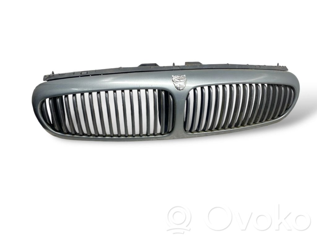 Jaguar X-Type Augšējais režģis 