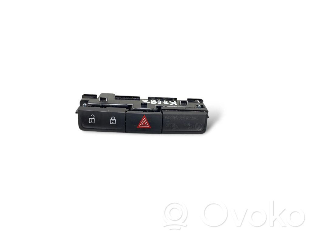 Opel Zafira C Botón interruptor de luz de peligro 