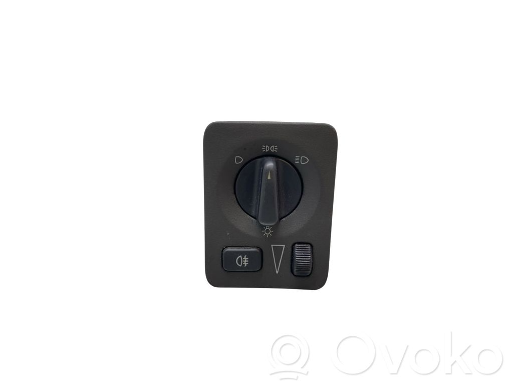 Light switch   758173,4616124