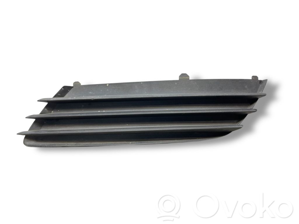 Opel Astra H Kratka dolna zderzaka przedniego 
