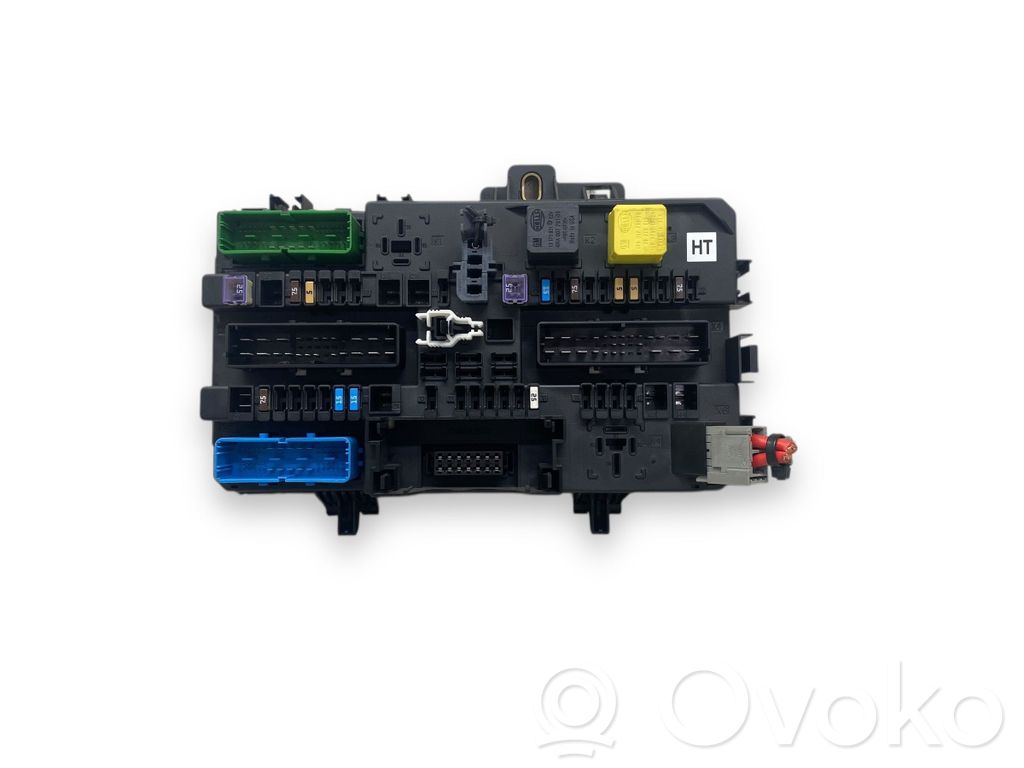 Opel Astra H Fuse module 