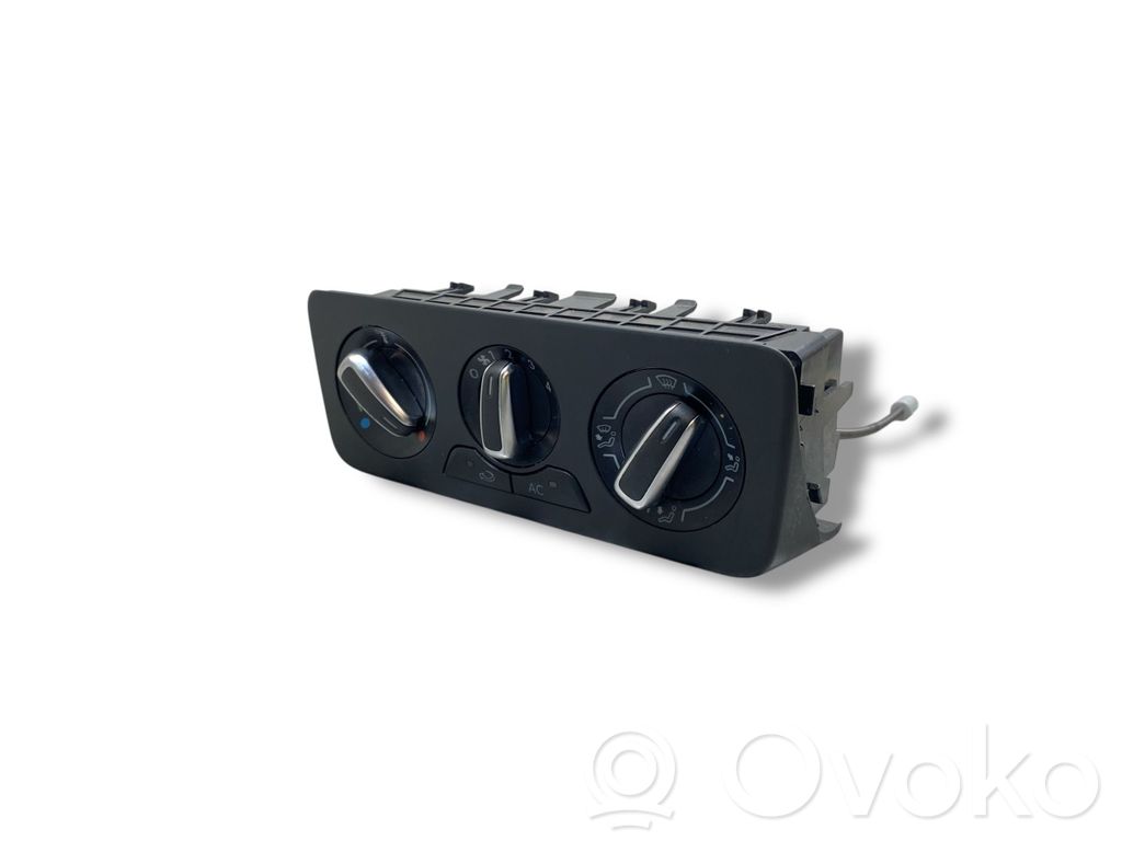 Audi A1 Climate control unit 