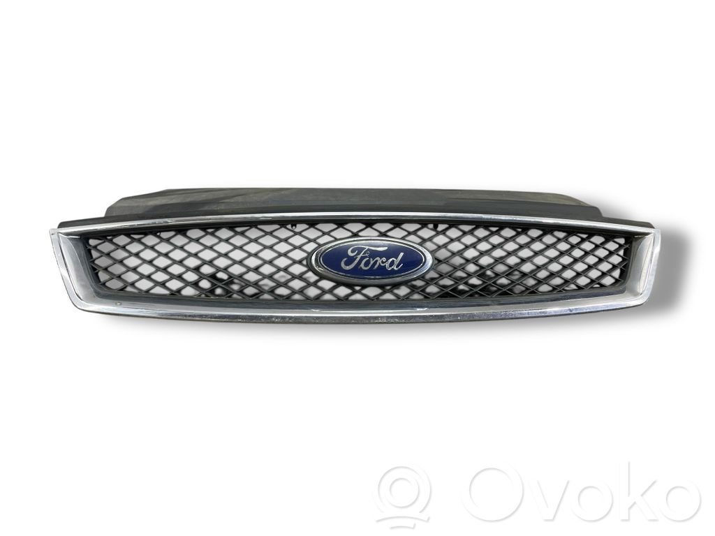 Ford Focus Front bumper upper radiator grill 