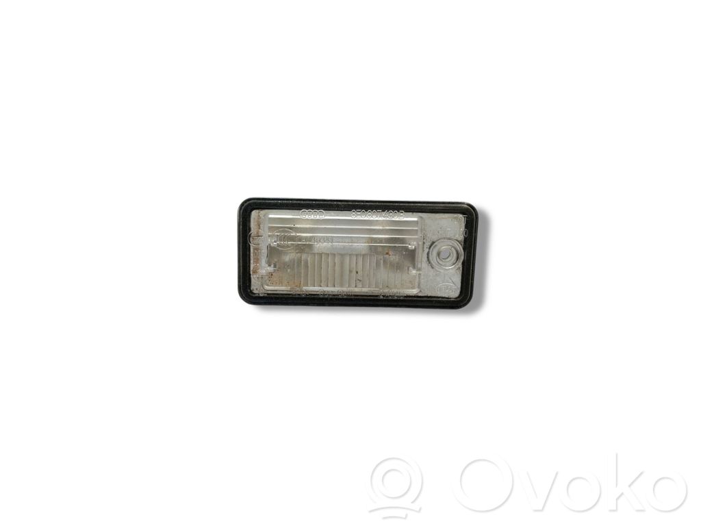 Audi A4 S4 B7 8E 8H Éclairage de plaque d'immatriculation 