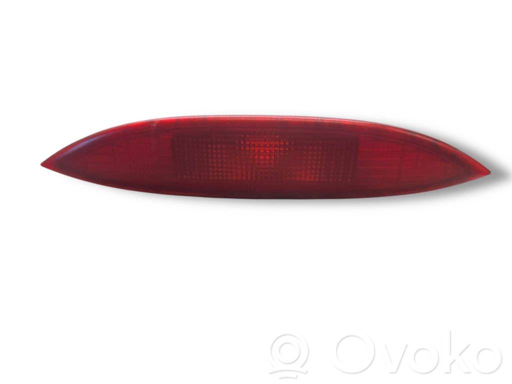 Kolmas/lisäjarruvalo   D013