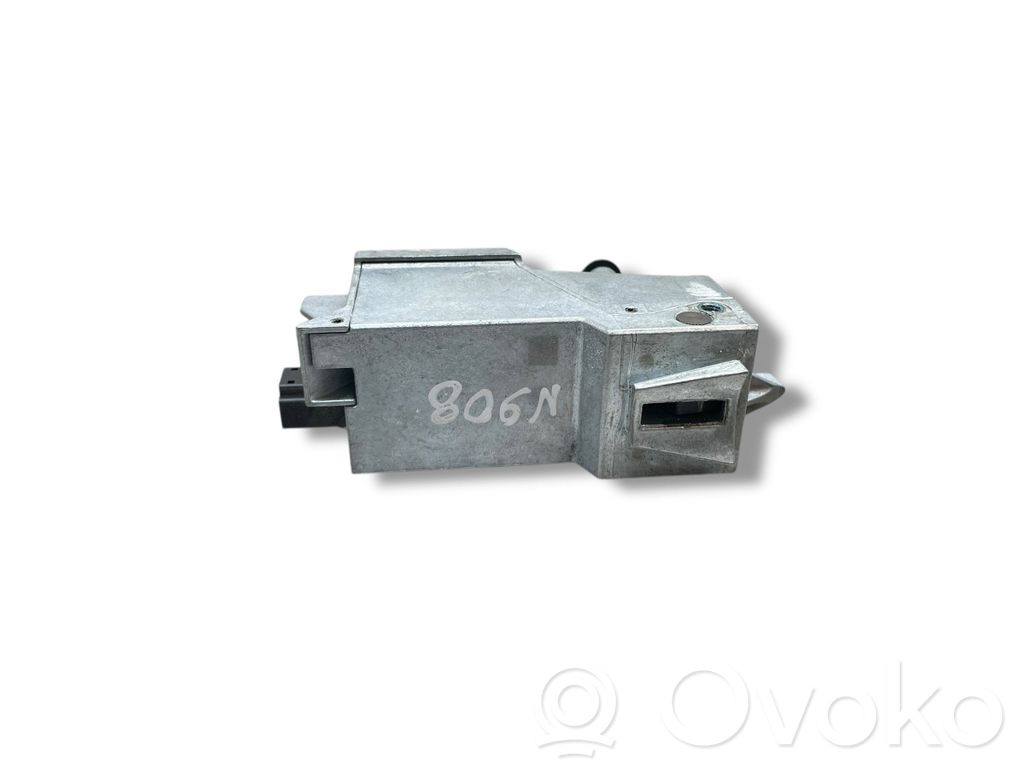 Ohjauspyörän lukitus   7G913F880,AV6N3F880
