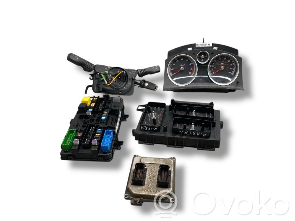 Opel Astra H Kit cu ECU motor și set închidere uși 
