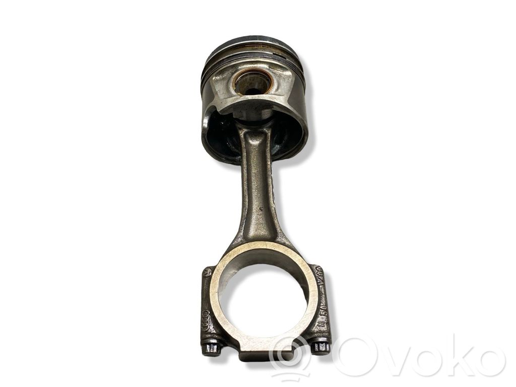 Mitsubishi Grandis Piston with connecting rod 