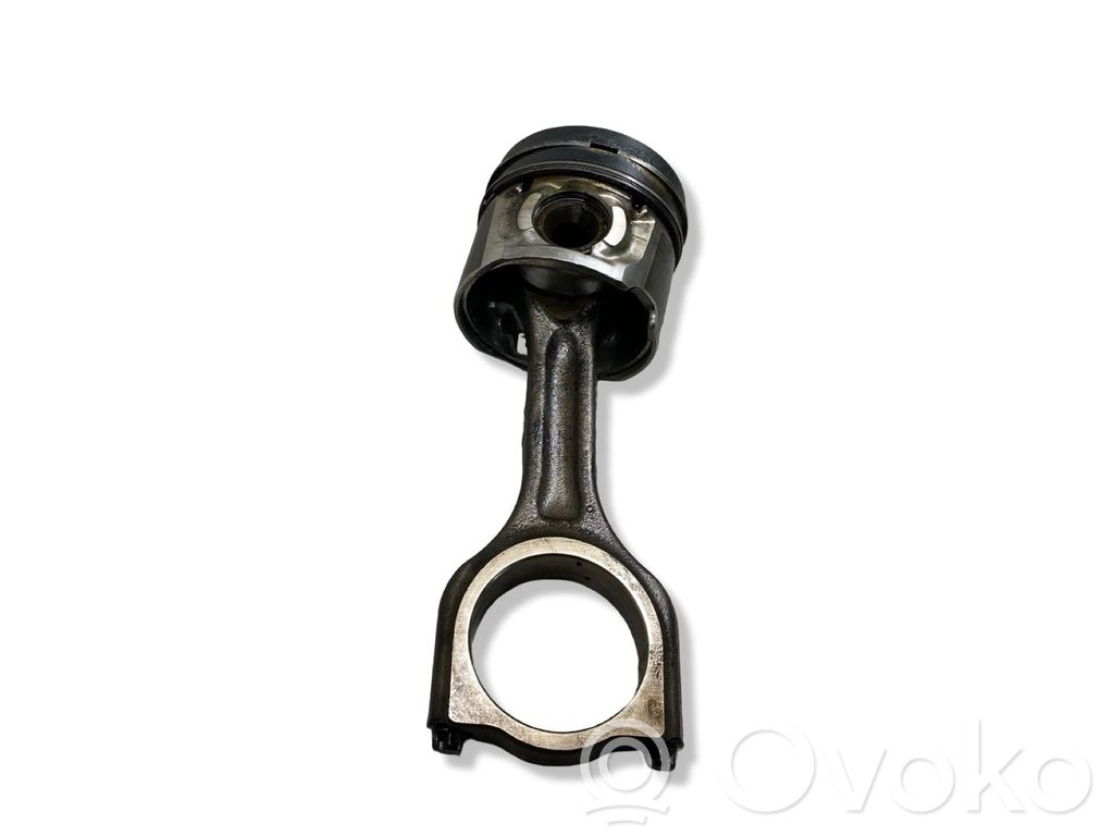 Peugeot 3008 I Piston with connecting rod 