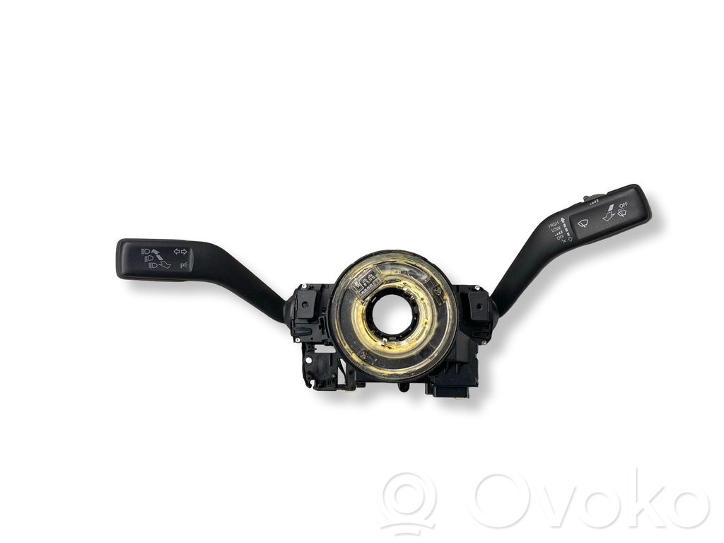 Volkswagen PASSAT CC Wiper turn signal indicator stalk/switch 