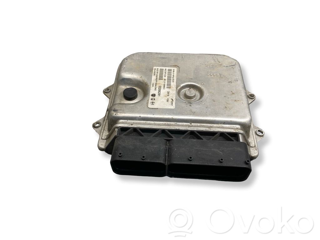 Opel Combo D Variklio valdymo blokas 