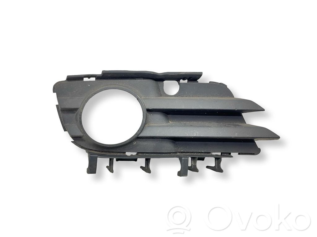 Opel Vectra C Moldura/rejilla de la luz antiniebla delantera 