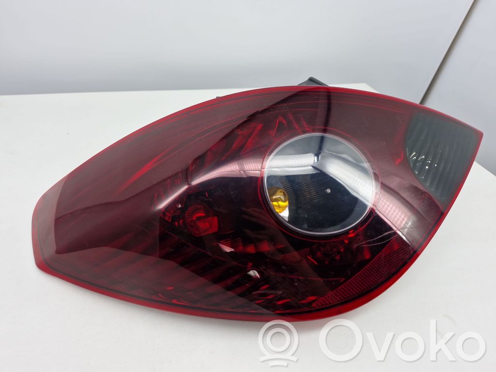 Opel Corsa D Lampă spate în caroserie 