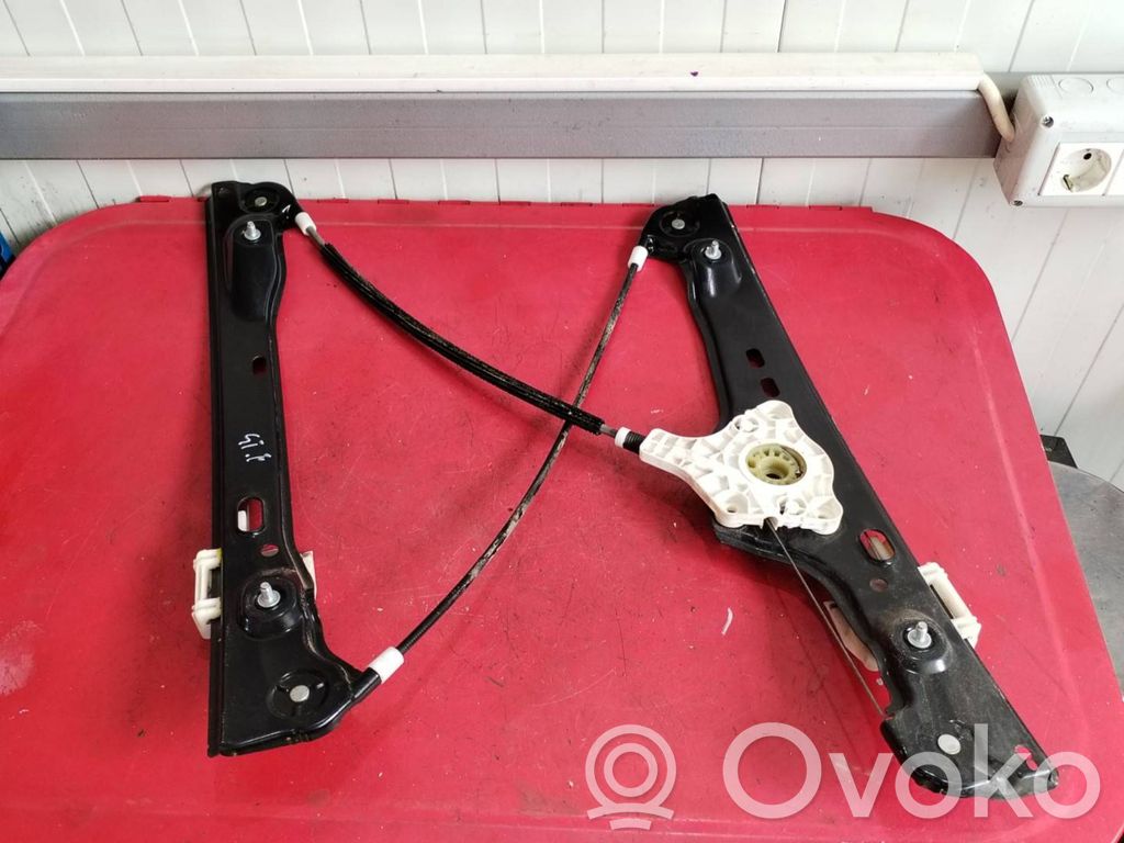 Front window lifting mechanism without motor