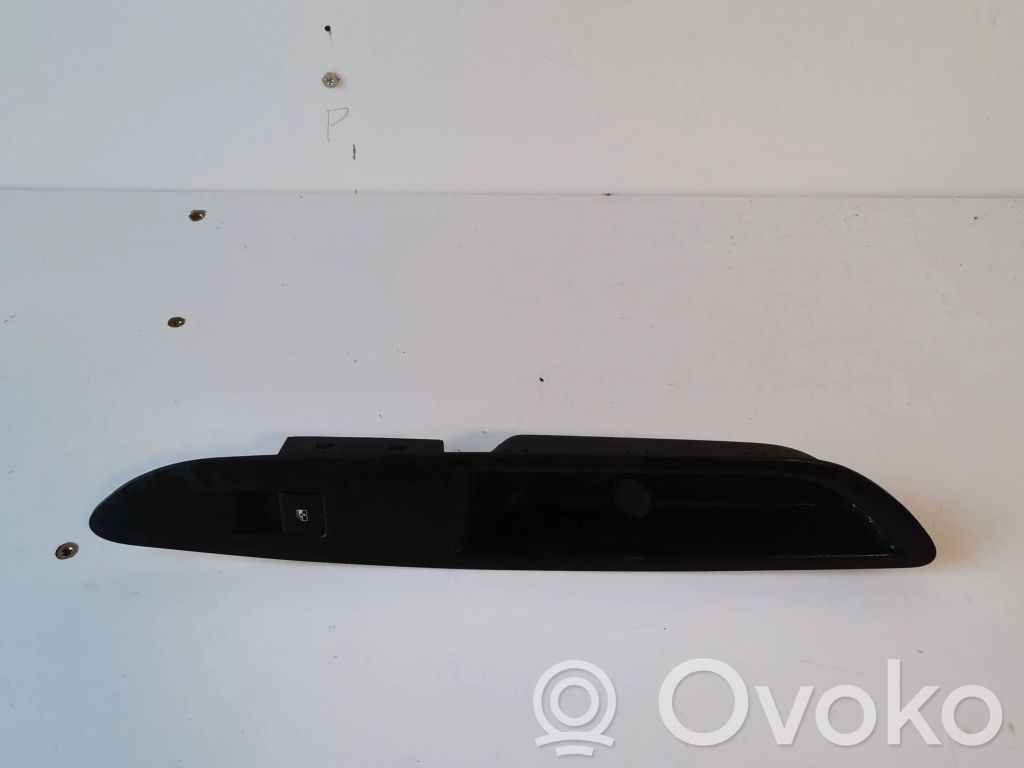 Opel Mokka X Electric window control switch 