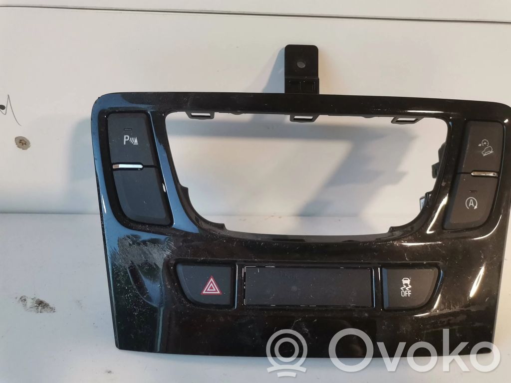 Opel Mokka X Climate control/heater control trim 